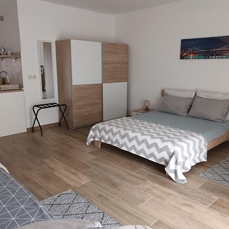 Studio Apartman Dori Pula Bagian luar foto